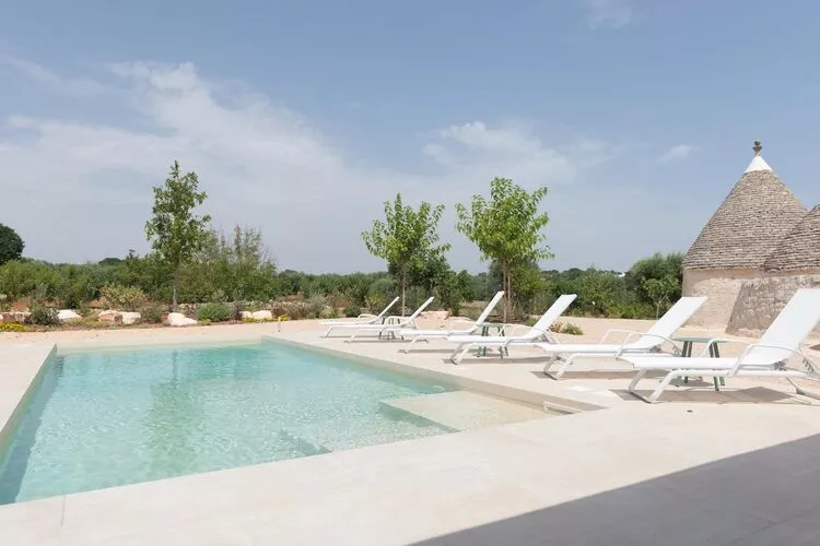Trulli Petralux in Valle d'Itria-Pool