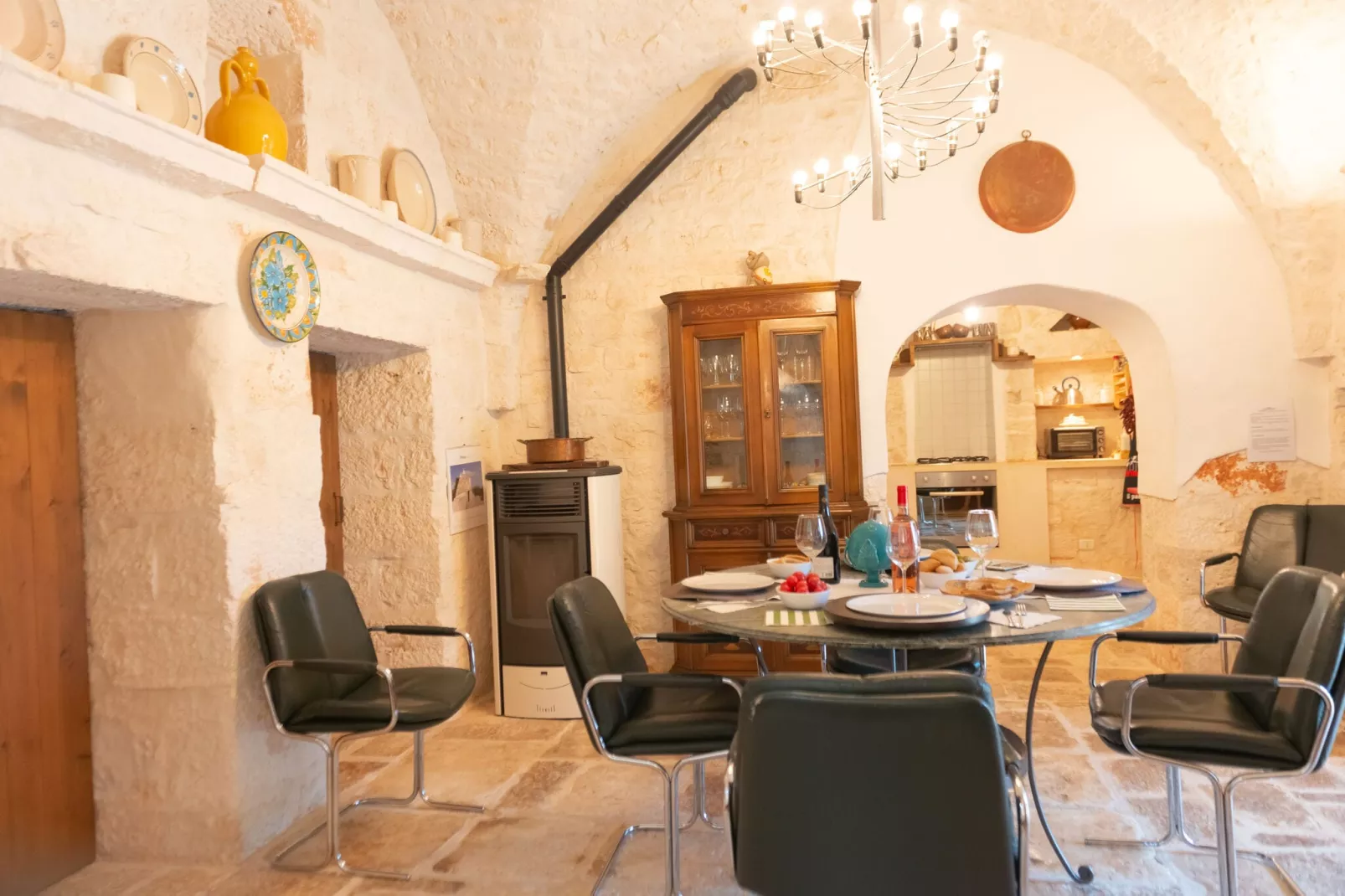 Trulli Fantese 4 Ostuni-Dining room