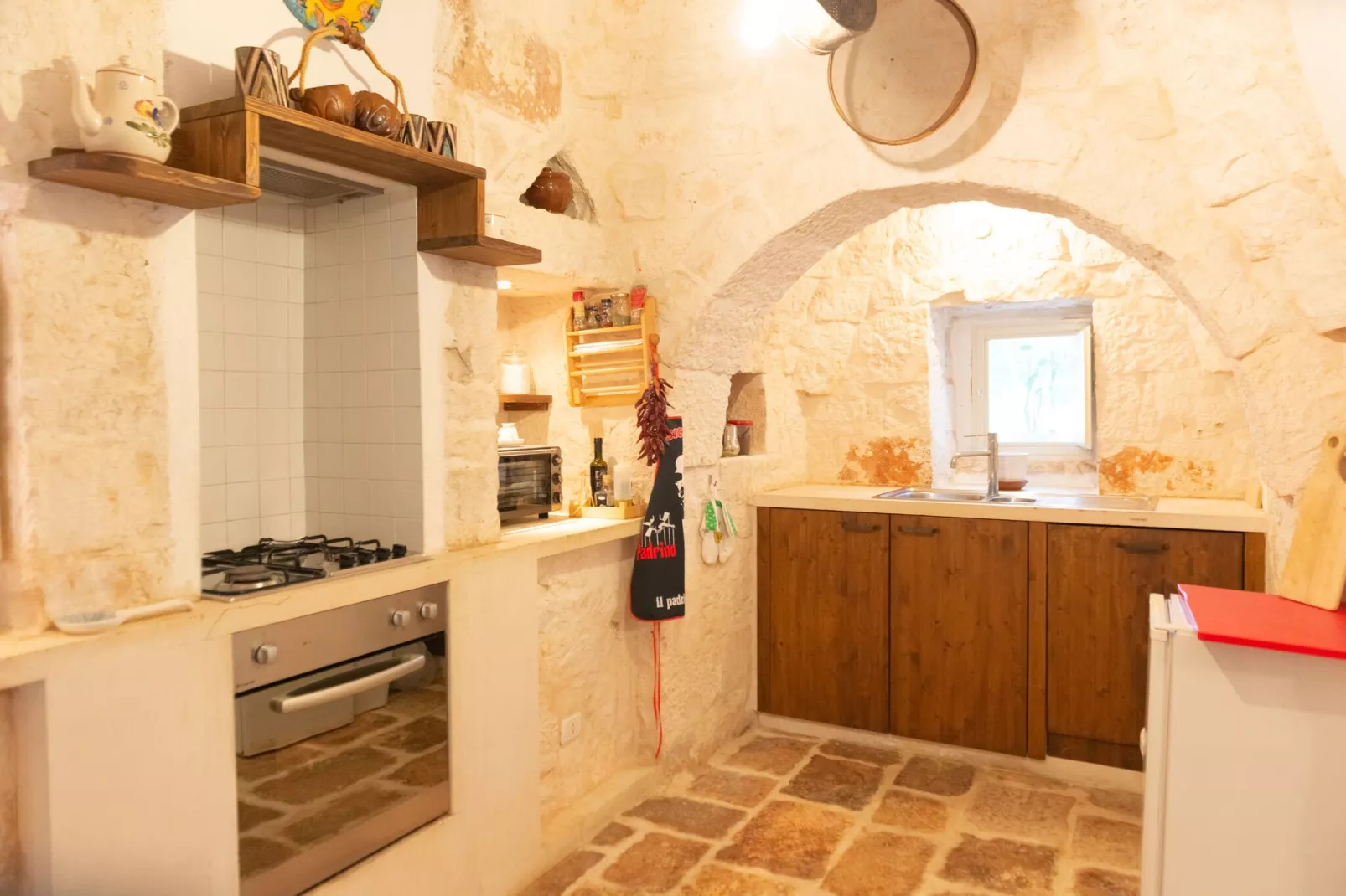 Trulli Fantese 4 Ostuni-Kitchen
