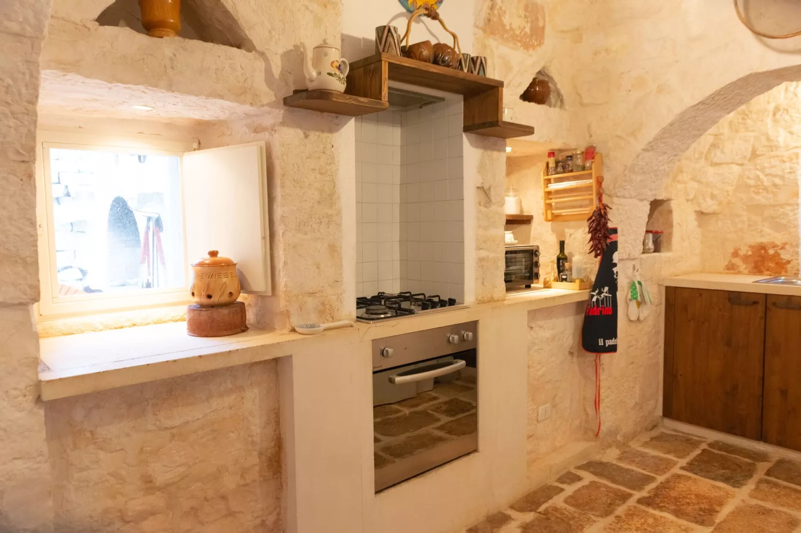 Trulli Fantese 4 Ostuni-Kitchen