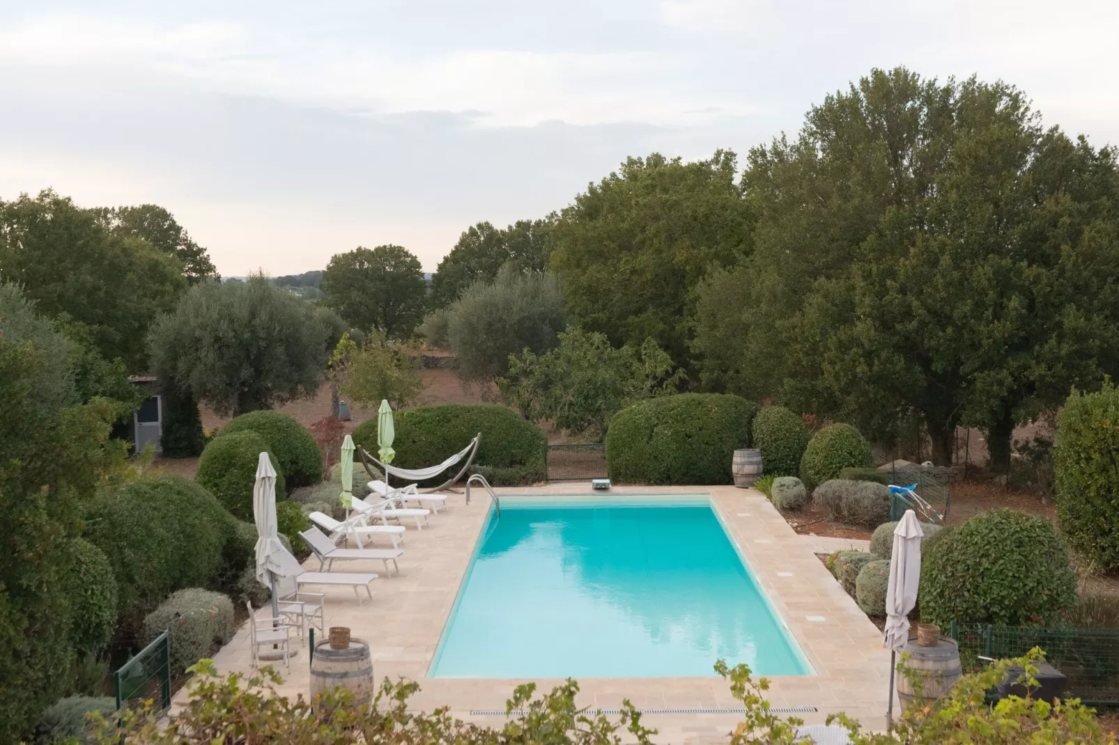 Trulli Fantese 4 Ostuni-Gardens summer