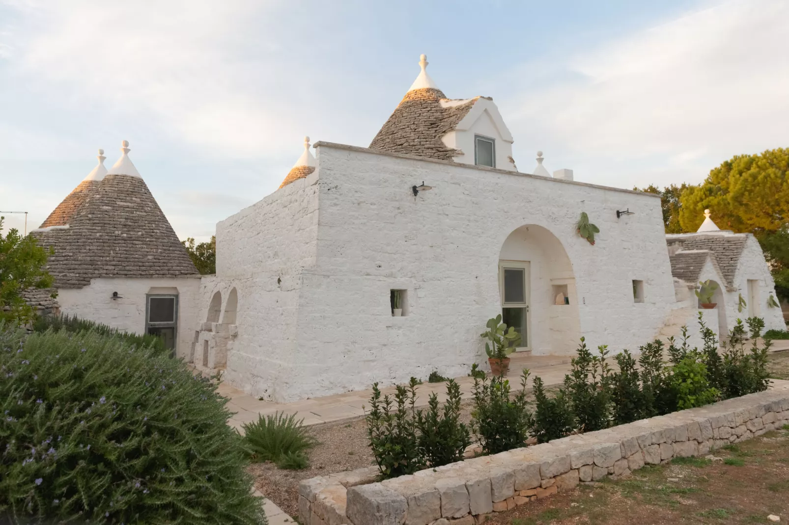 Trulli Fantese 4 Ostuni-Exterior summer