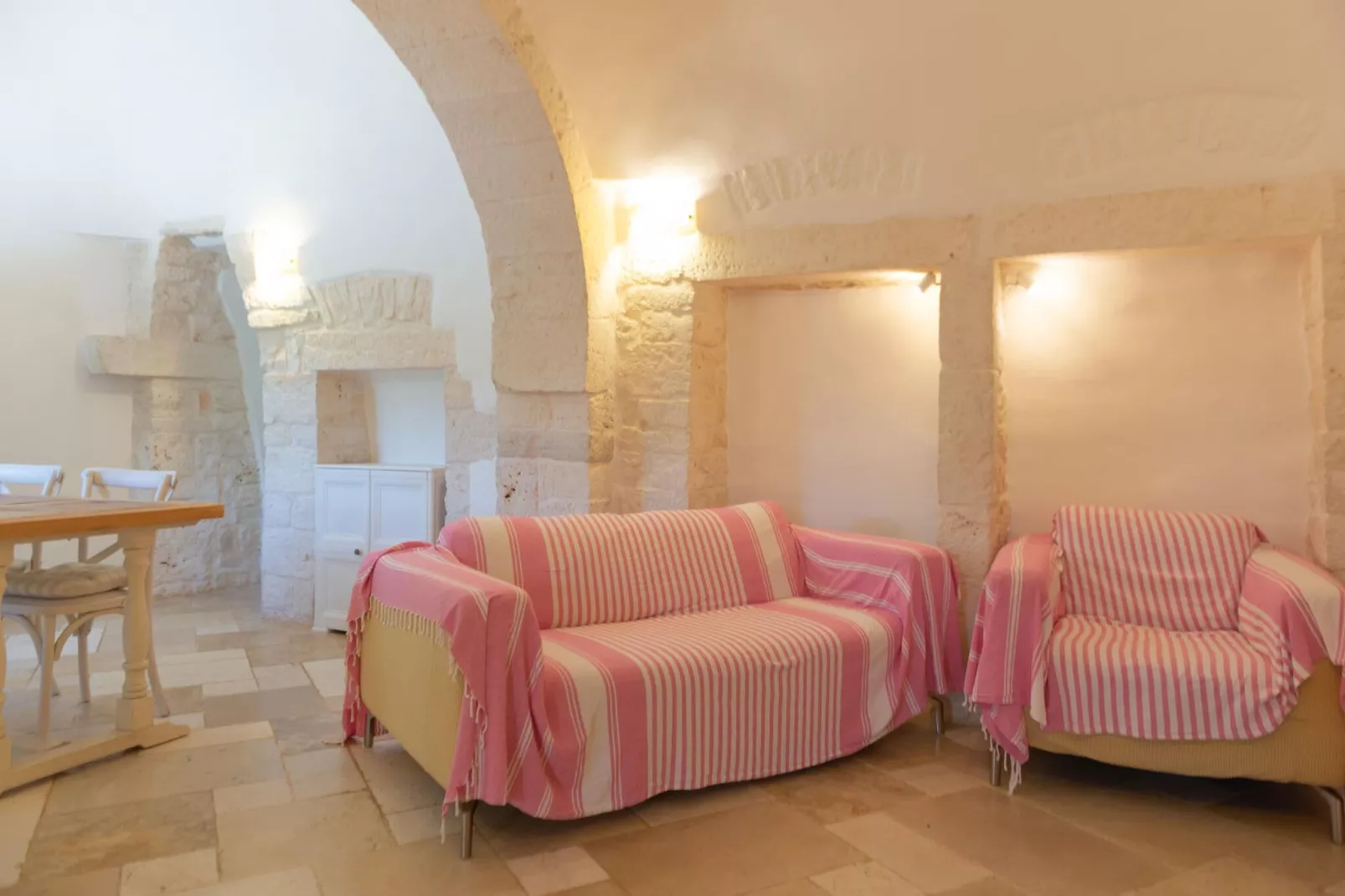 Trullo Terra di mezzo in Martina Franca-Salon