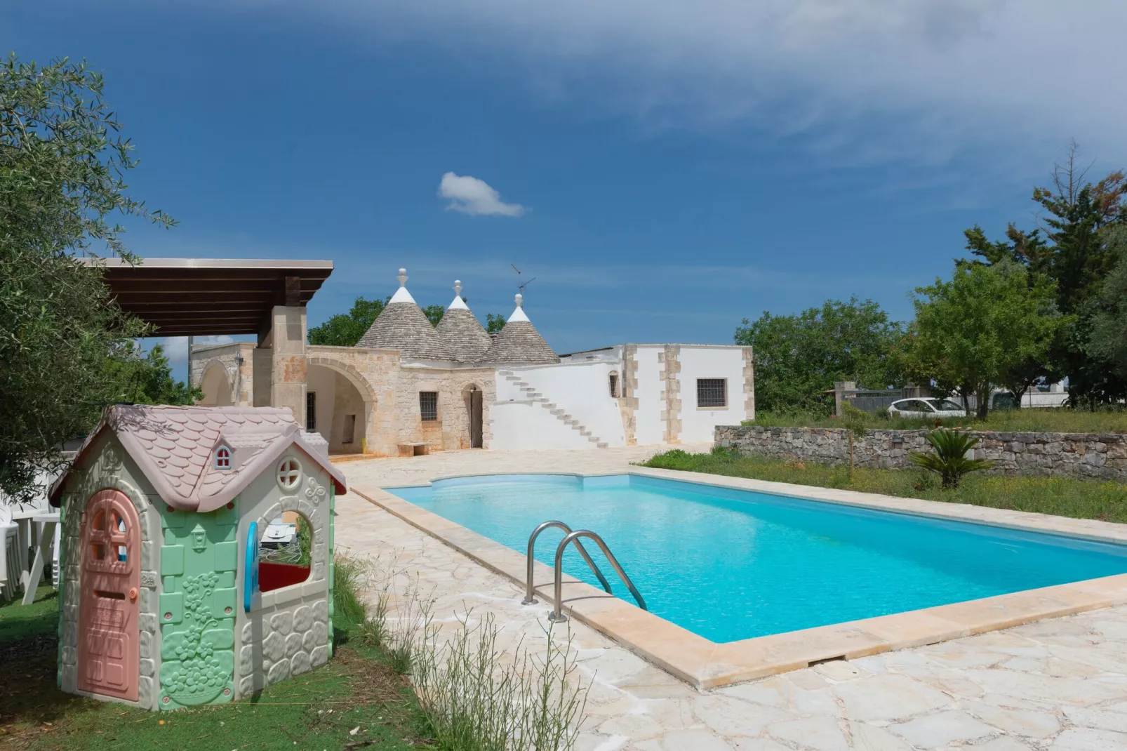 Trullo Terra di mezzo in Martina Franca-Piscine