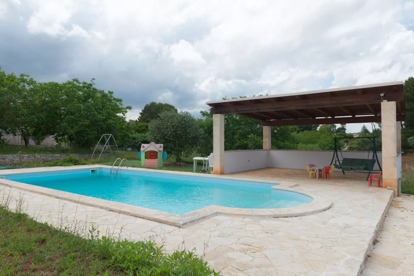 Trullo Terra di mezzo in Martina Franca-Piscine