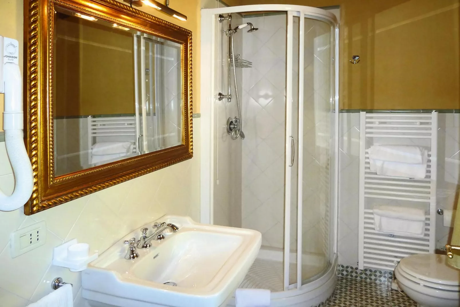 Agriturismo Cima alla Serra Pisa Bilo piano terra o primo piano-Bathroom