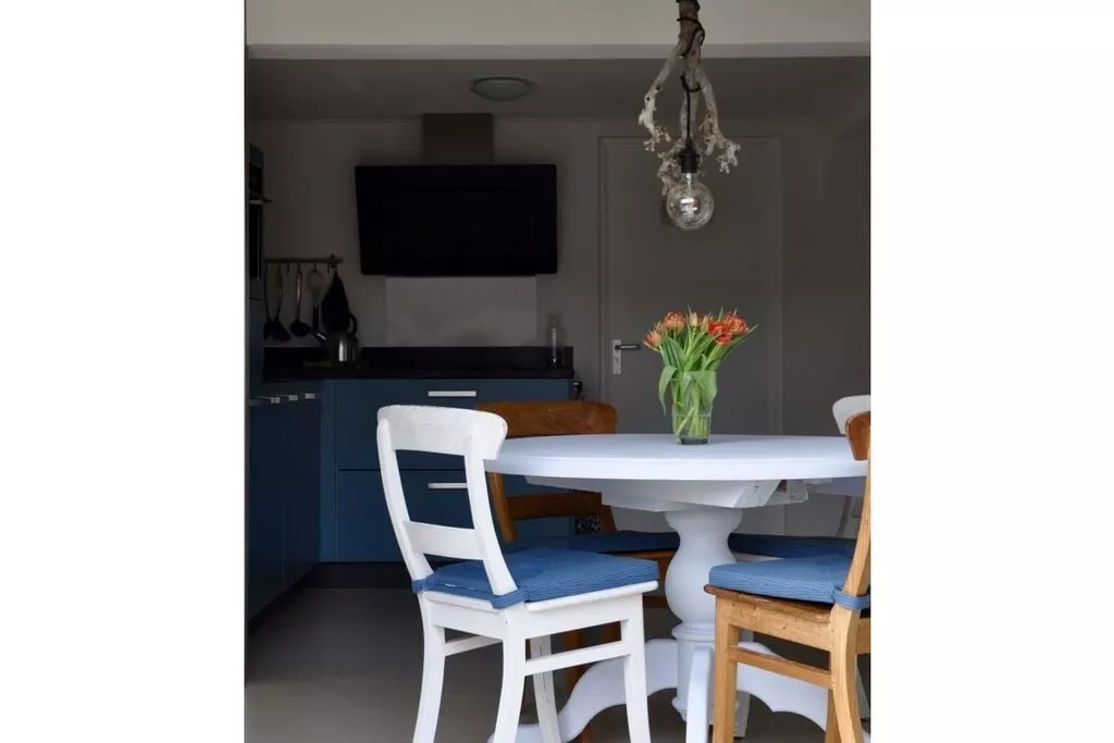 226019-Dining room