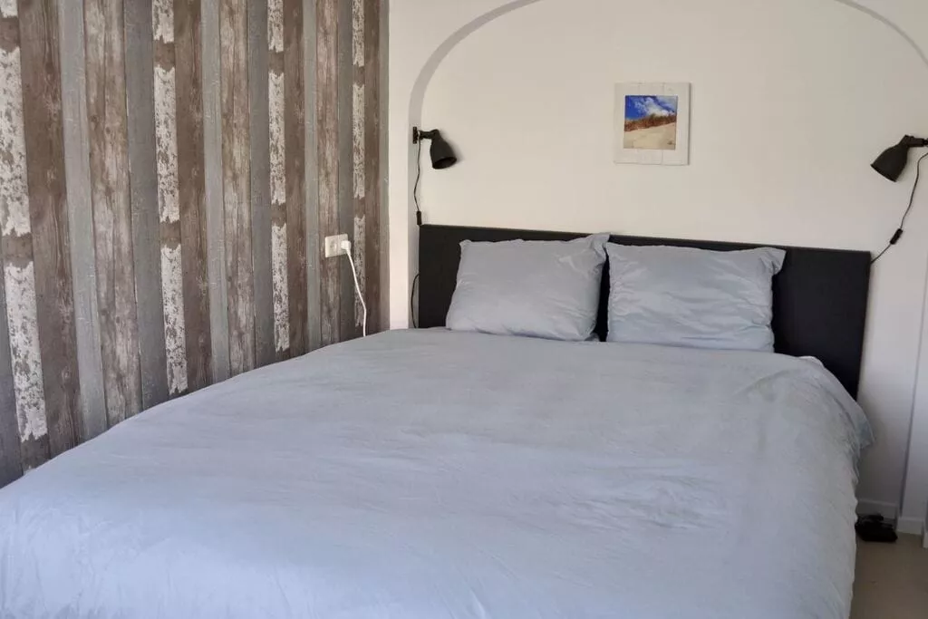 226019-Bedroom