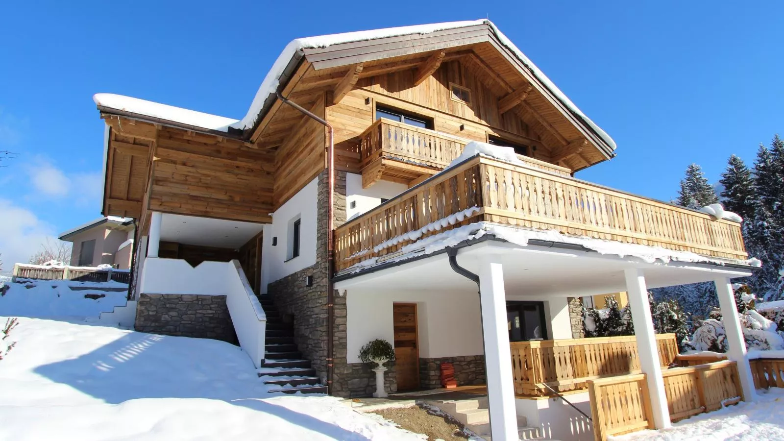 Mozart Lodge-Exterior winter