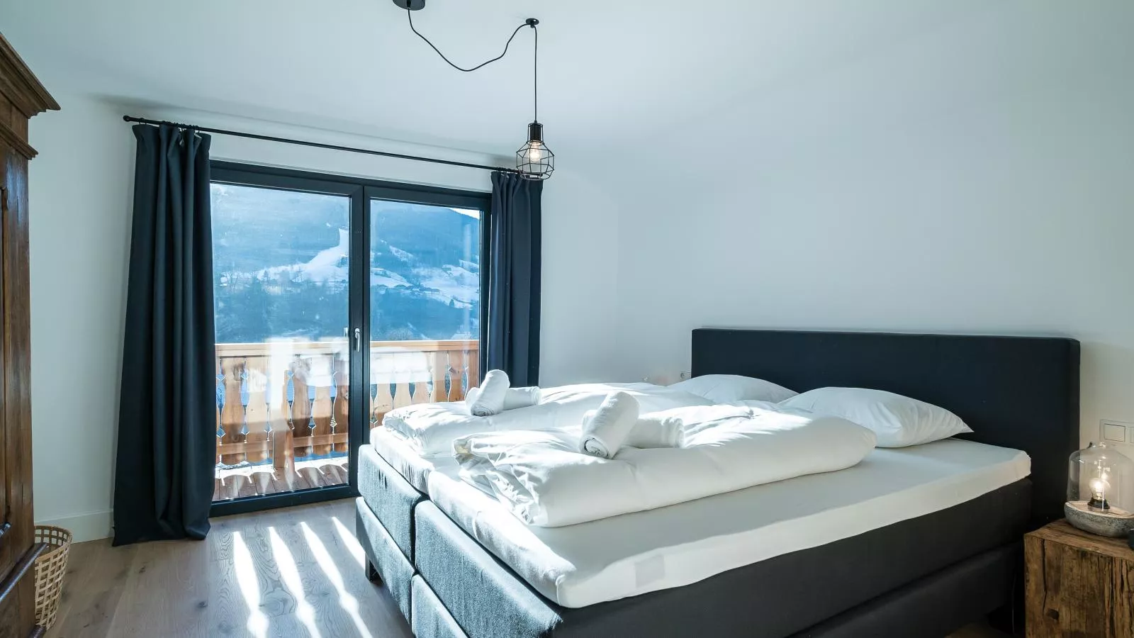 Mozart Lodge-Bedroom