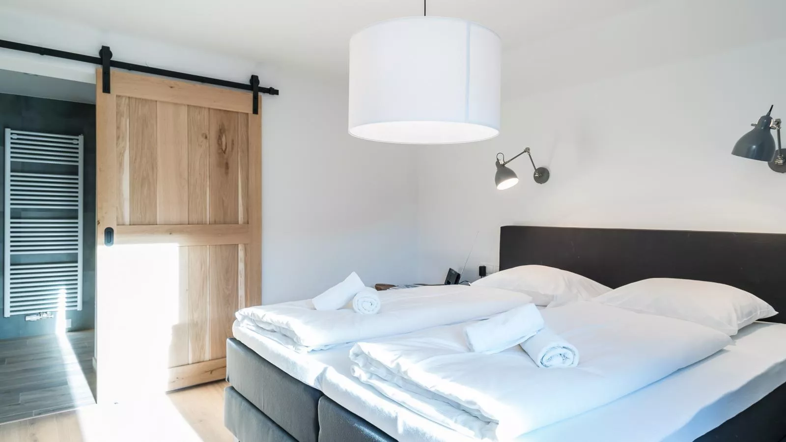 Mozart Lodge-Bedroom