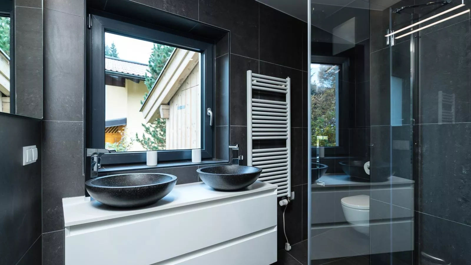 Mozart Lodge-Bathroom