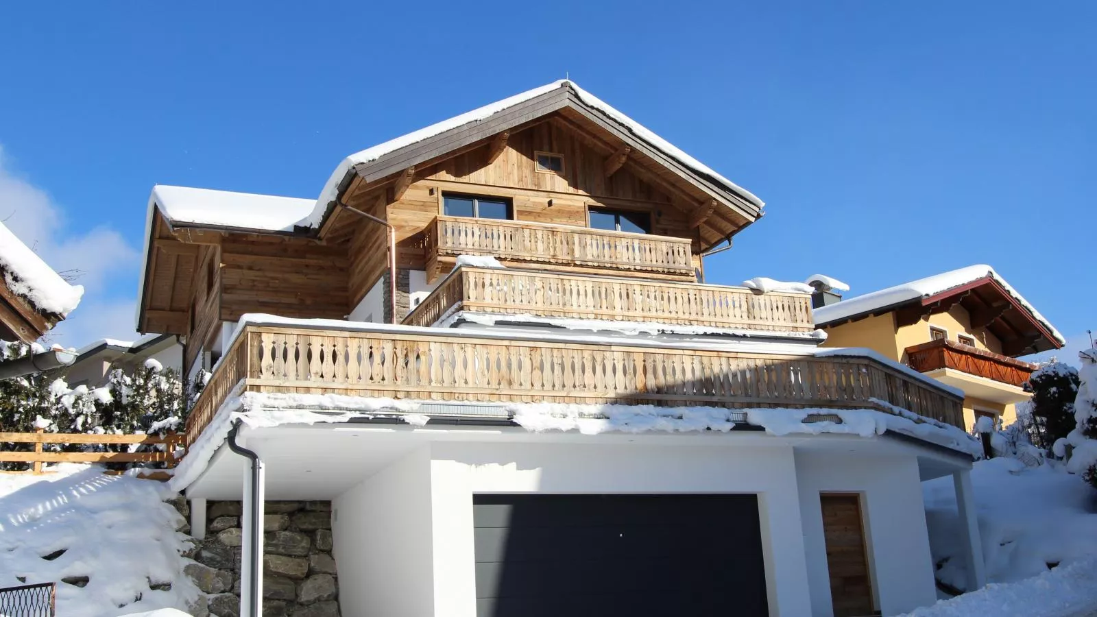 Mozart Lodge-Exterior winter