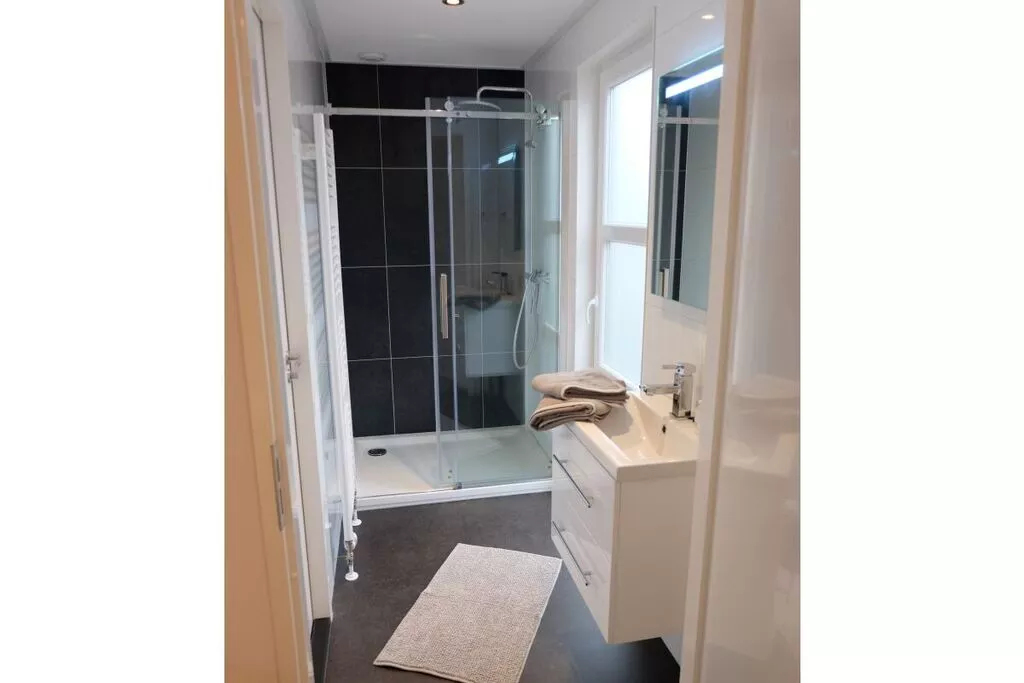 289643-Bathroom