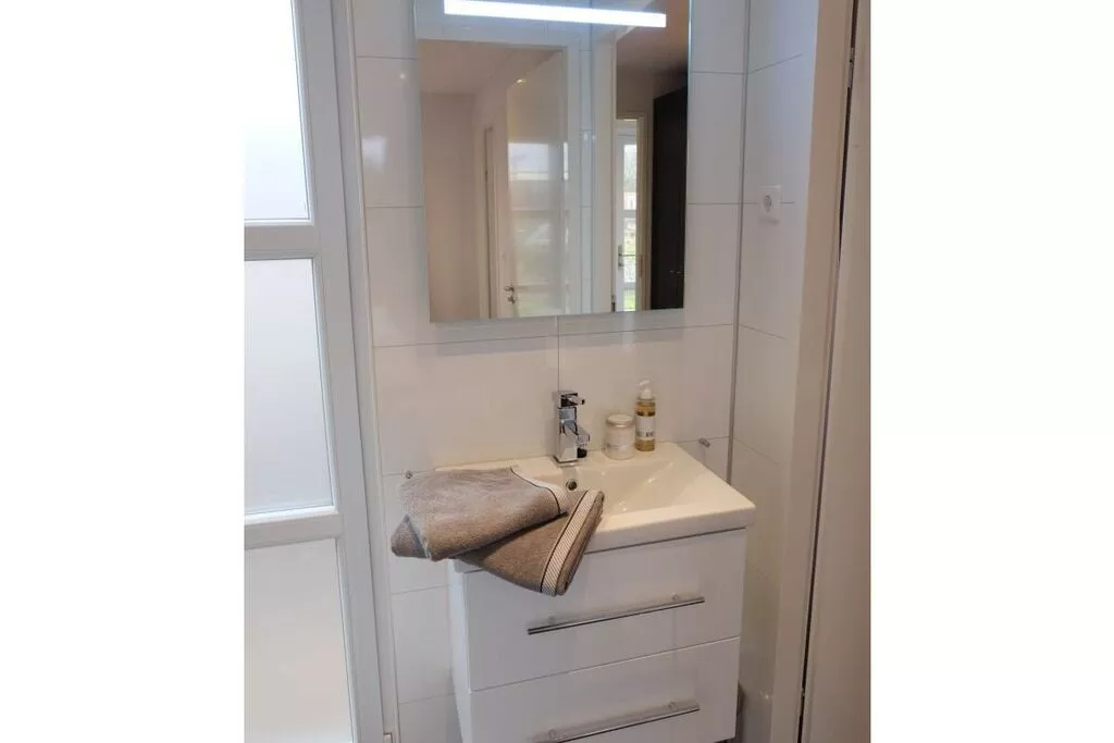 289643-Bathroom
