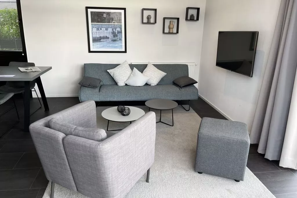 431804-Dining room