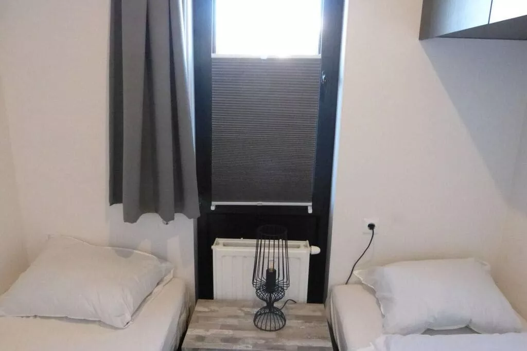431804-Bedroom