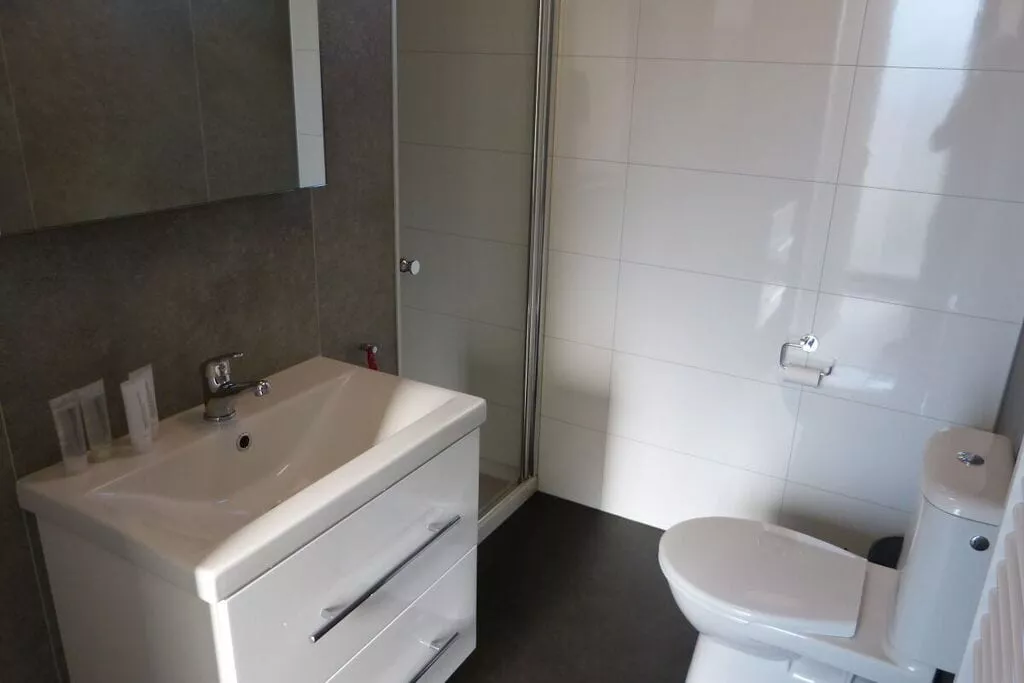 431804-Bathroom