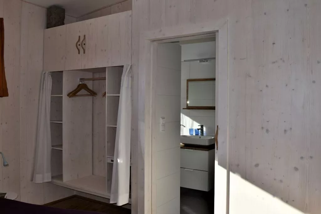324084-Bathroom