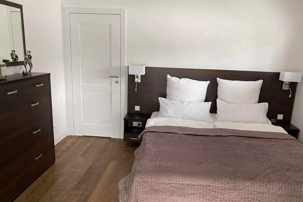 301083-Bedroom