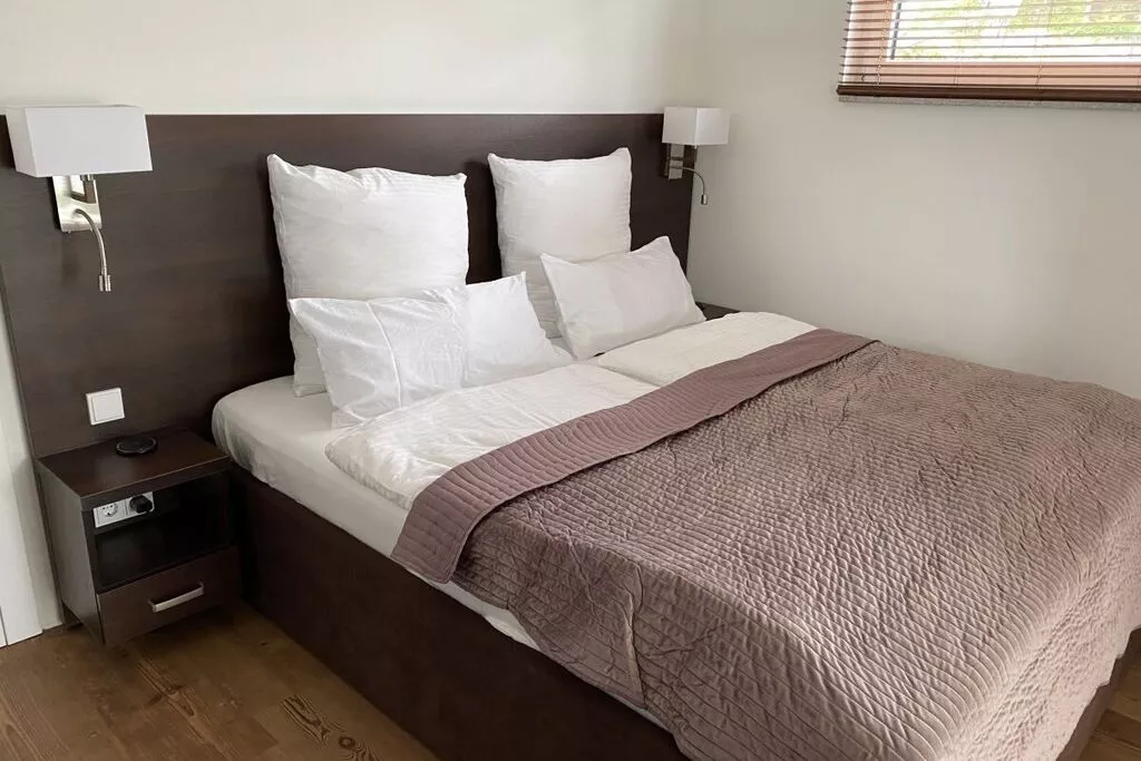 301083-Bedroom