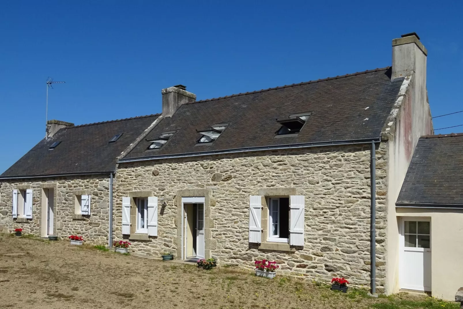 Natursteinhaus Douarnenez-Exterior summer