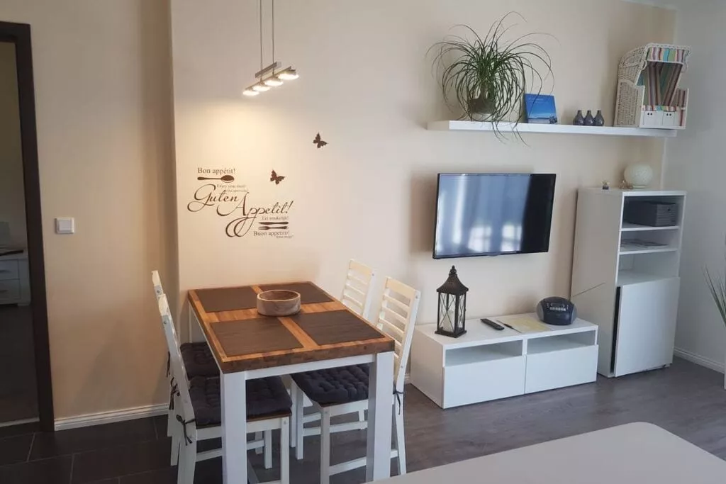 274050-Dining room