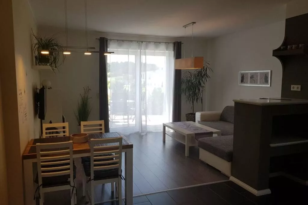 274050-Dining room