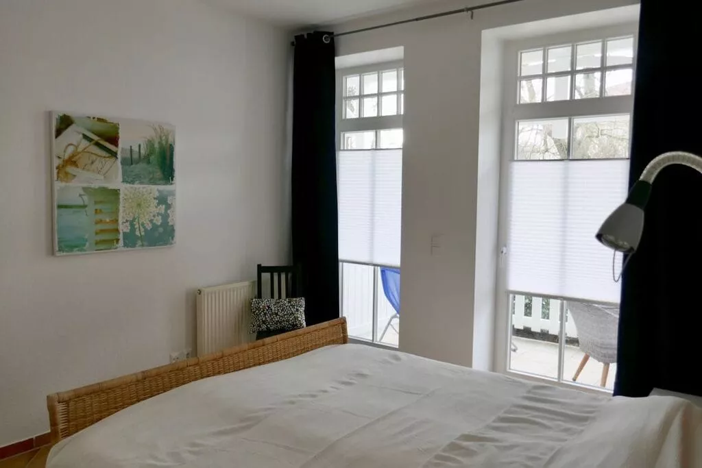 246821-Bedroom