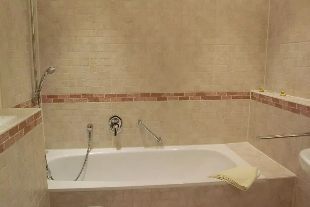 276321-Bathroom