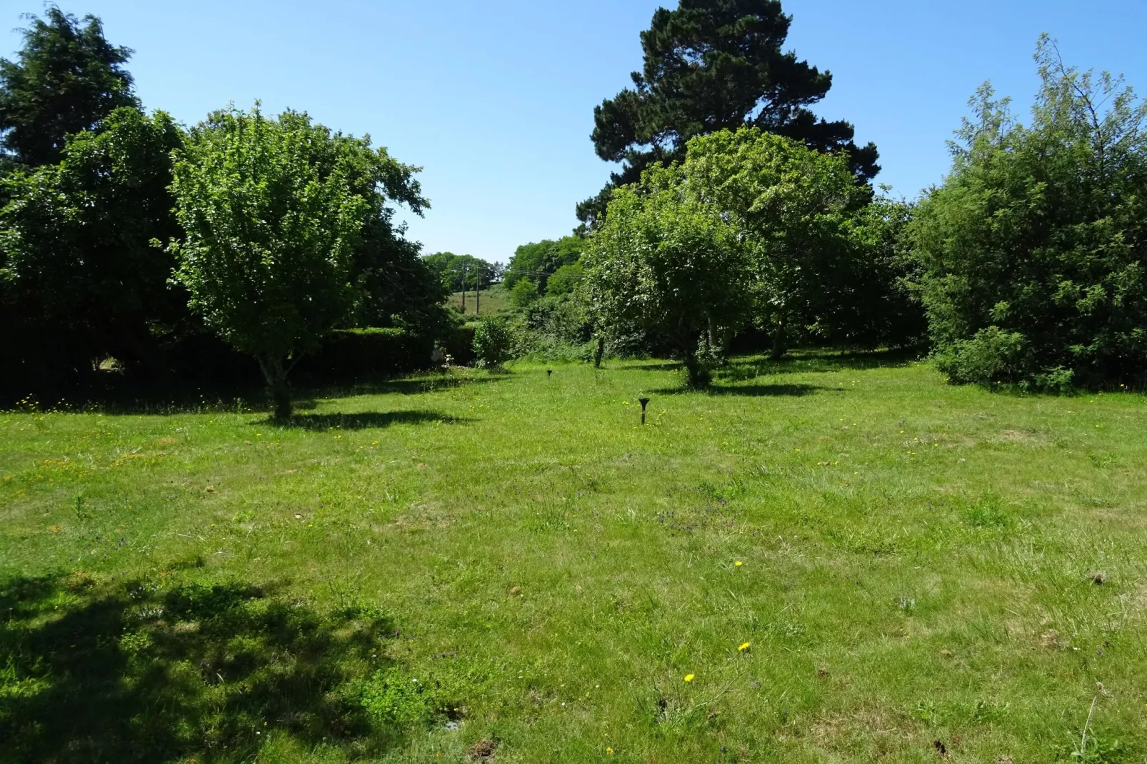 Natursteinhaus Douarnenez-Gardens summer