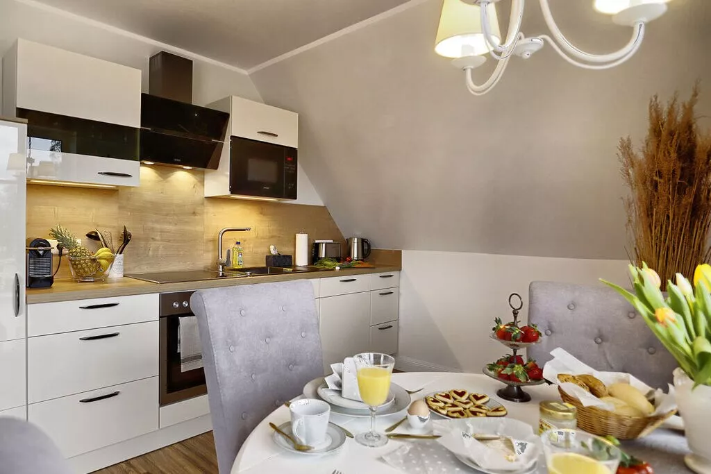 244054-Dining room