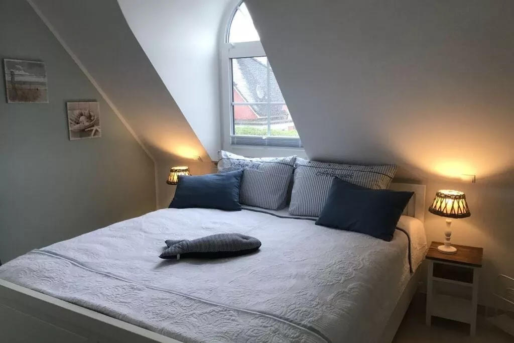 216706-Bedroom
