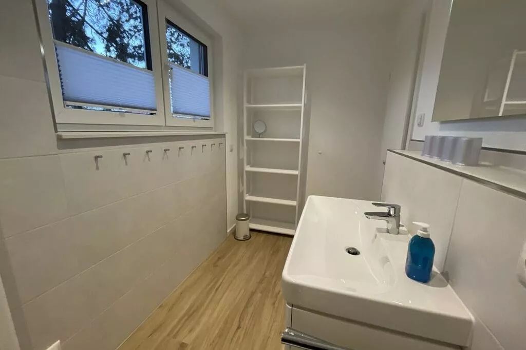 408423-Bathroom
