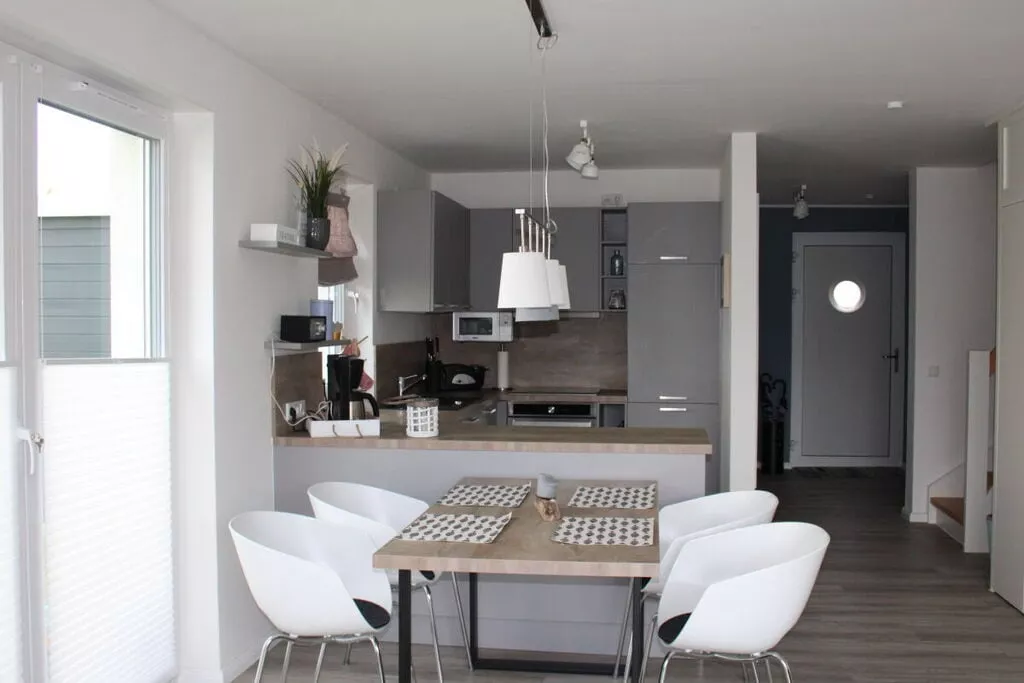 299193-Dining room