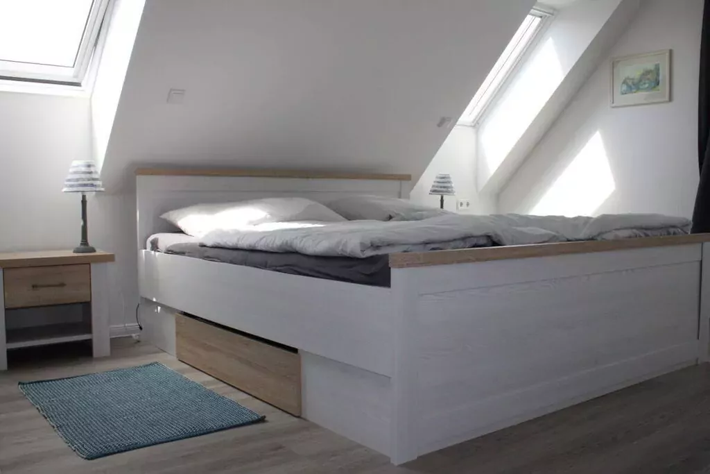 299193-Bedroom
