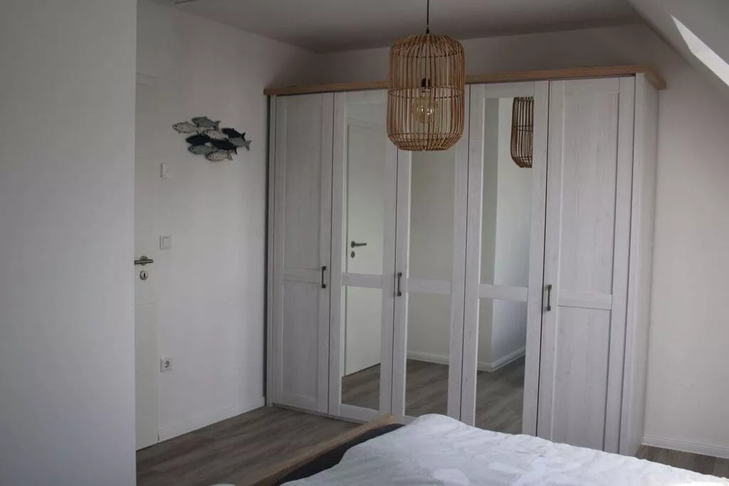 299193-Bedroom