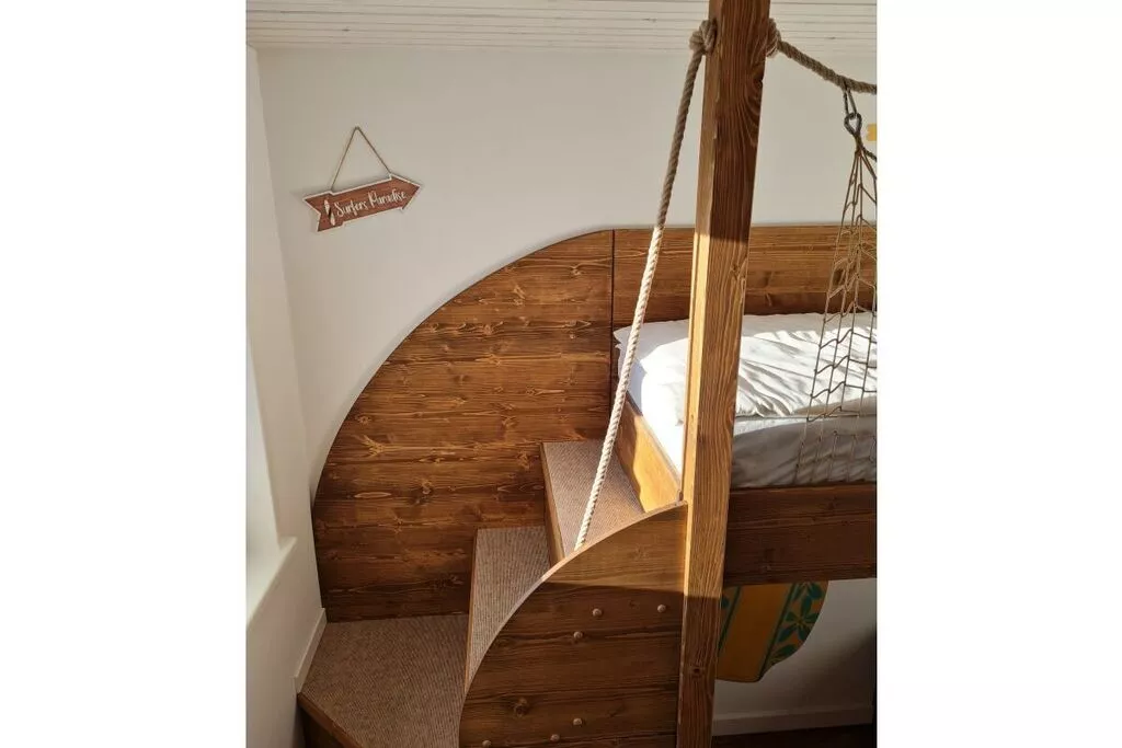 427885-Bedroom