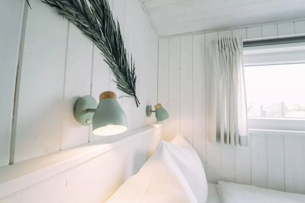 380983-Bedroom