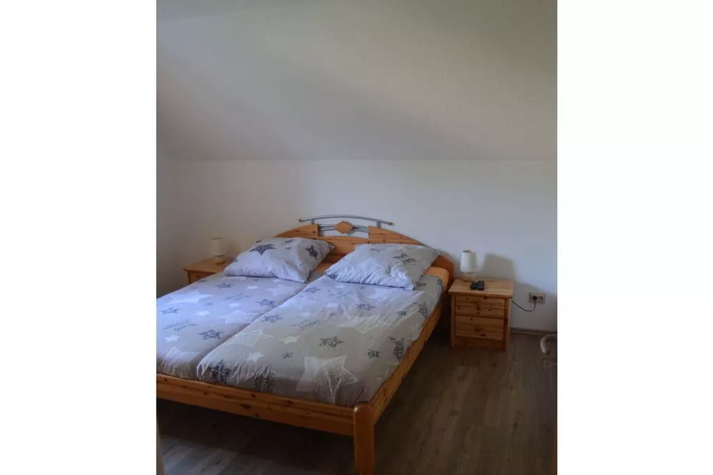 230651-Bedroom