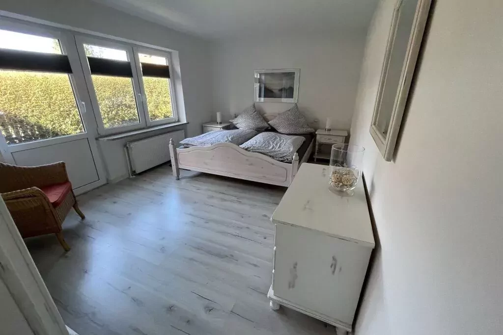 438371-Bedroom