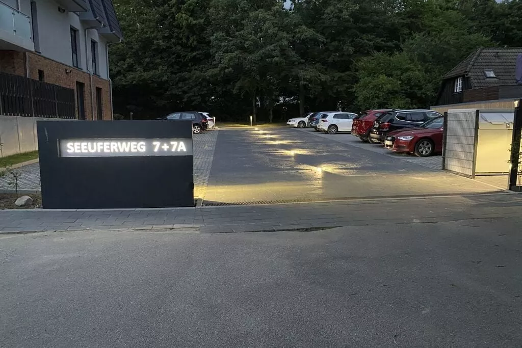 342248-Parkplatz