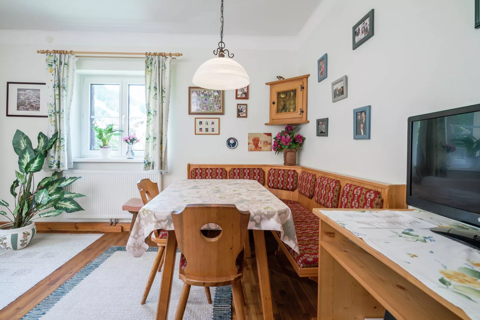 Hahnenkamm-Living room