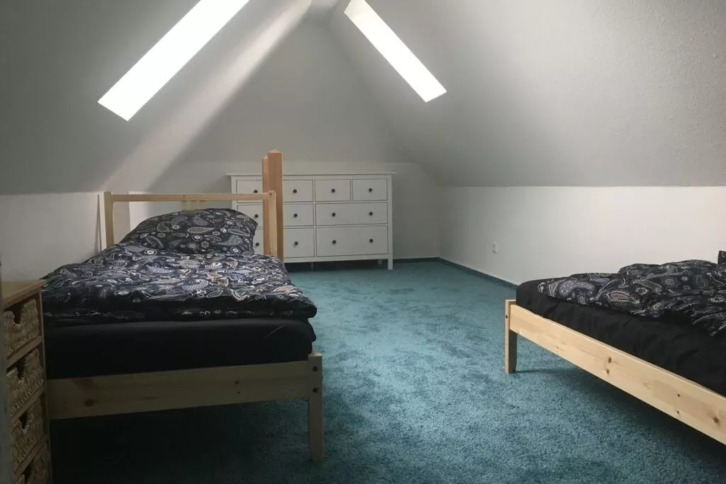 194058-Bedroom