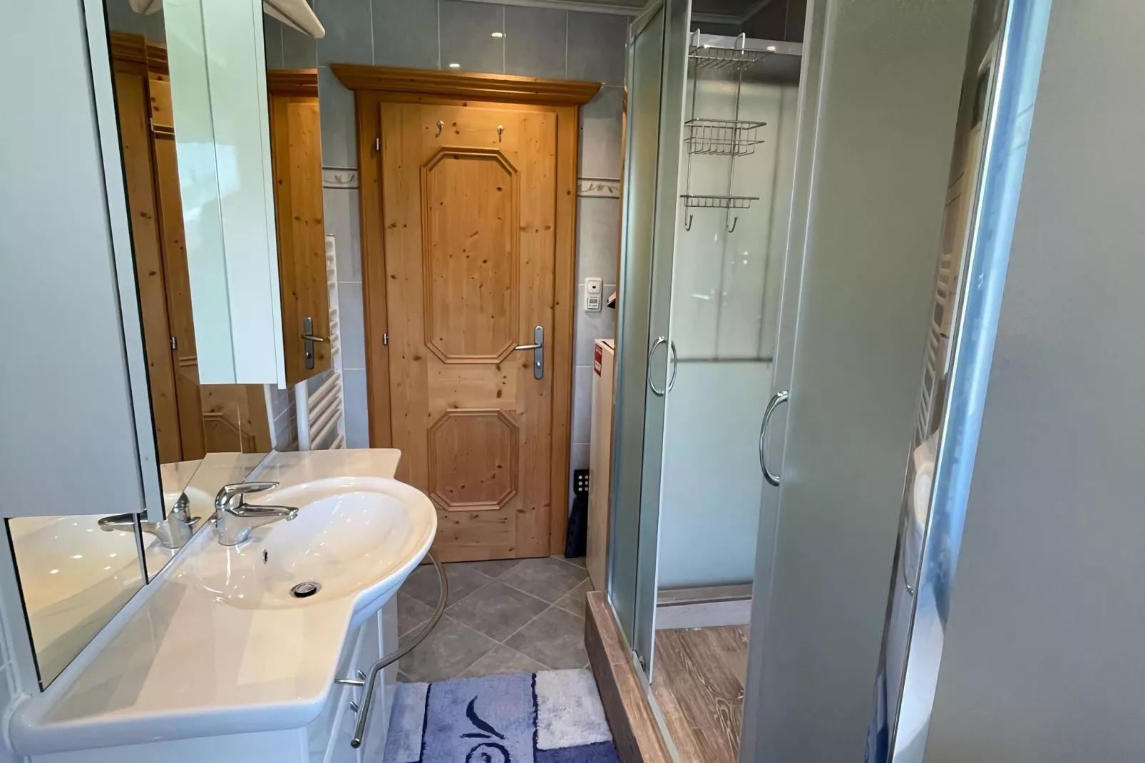 Hahnenkamm-Bathroom