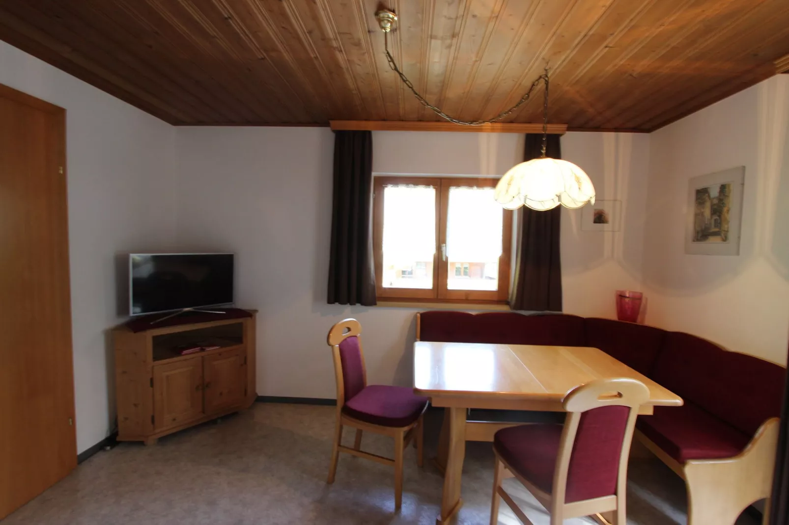 Eileen I-Dining room