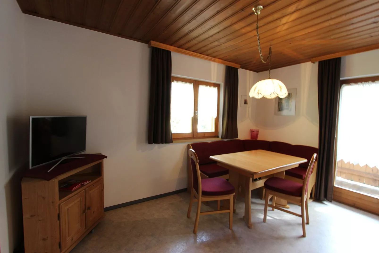 Eileen I-Dining room