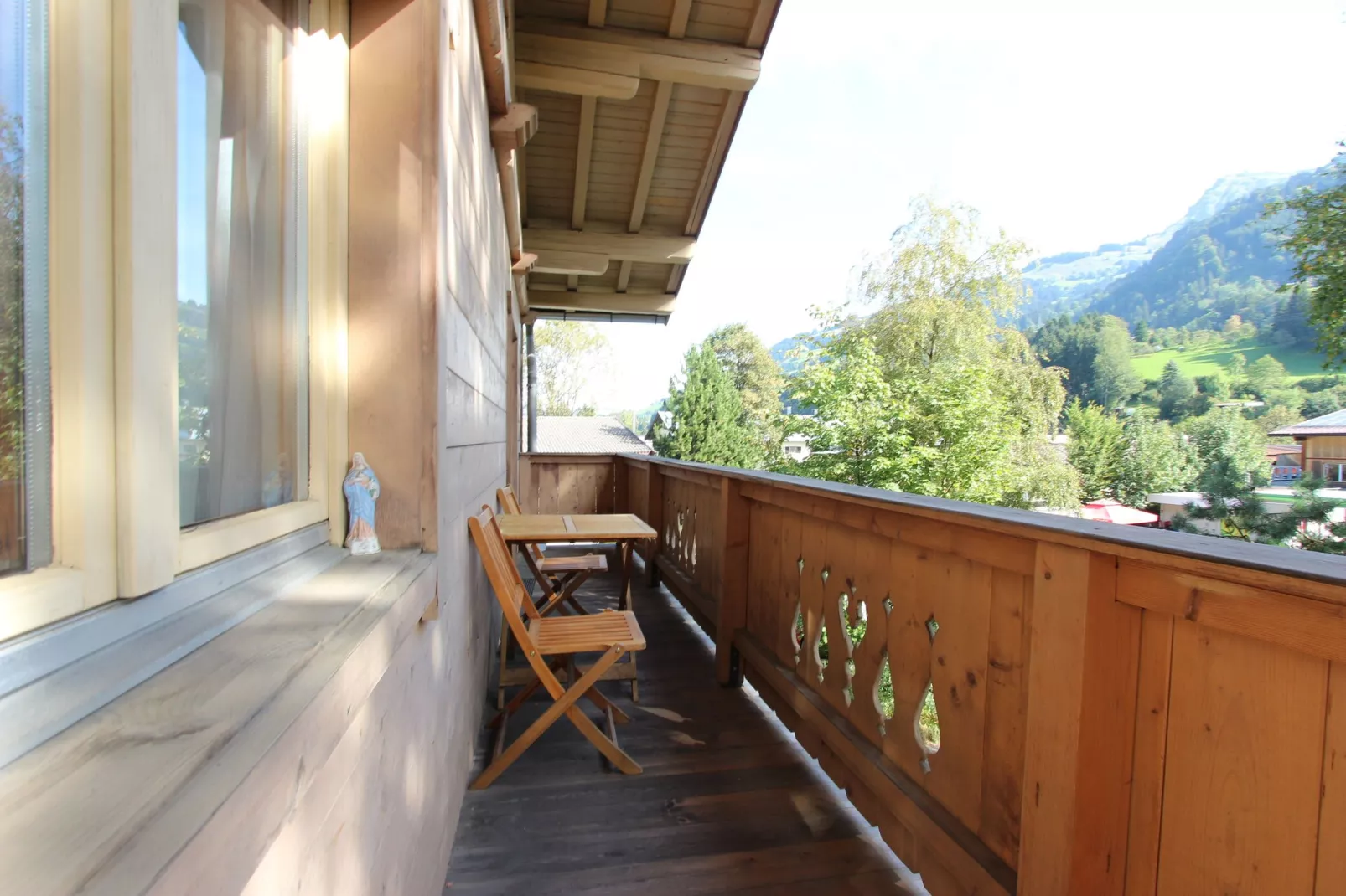 Eileen I-Terrace balcony