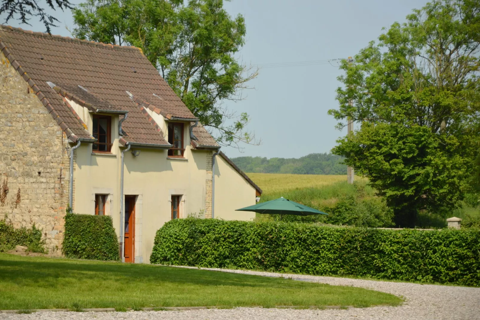 Londefort-Exterior summer
