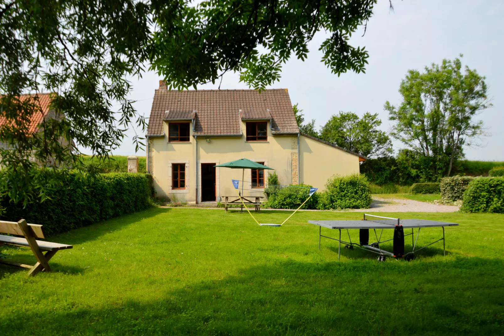 Londefort-Exterior summer